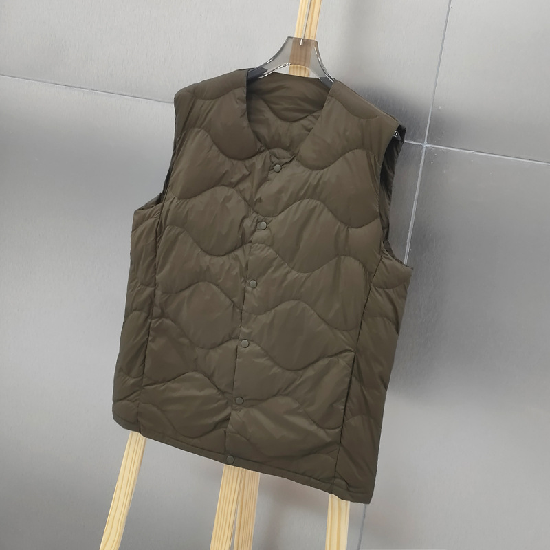 Down Vest Ultralight - سترة بيضاء خفيفة للغاية مبطنة للأسفل