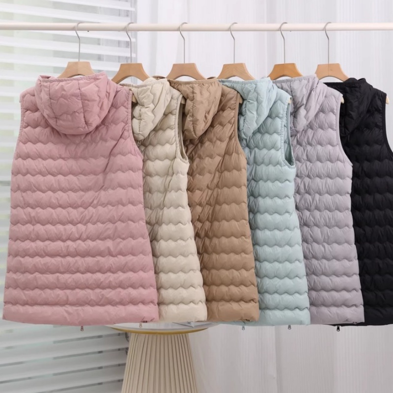 سترة نسائية بدون أكمام مع غطاء - مراجعة Down Vest Ultralight وسعره